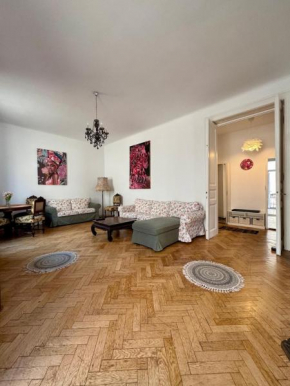 Ultra central villa apartment